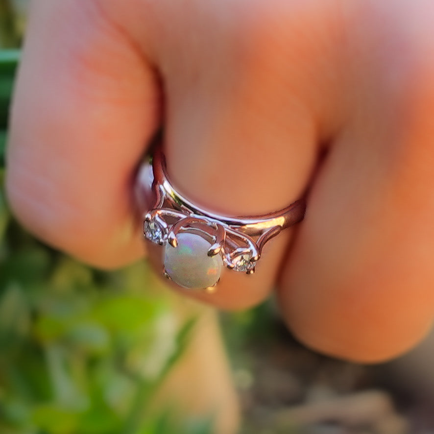 White Australian Opal and Dimaond Ring ⠀