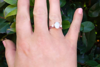 White Australian Opal and Dimaond Ring ⠀