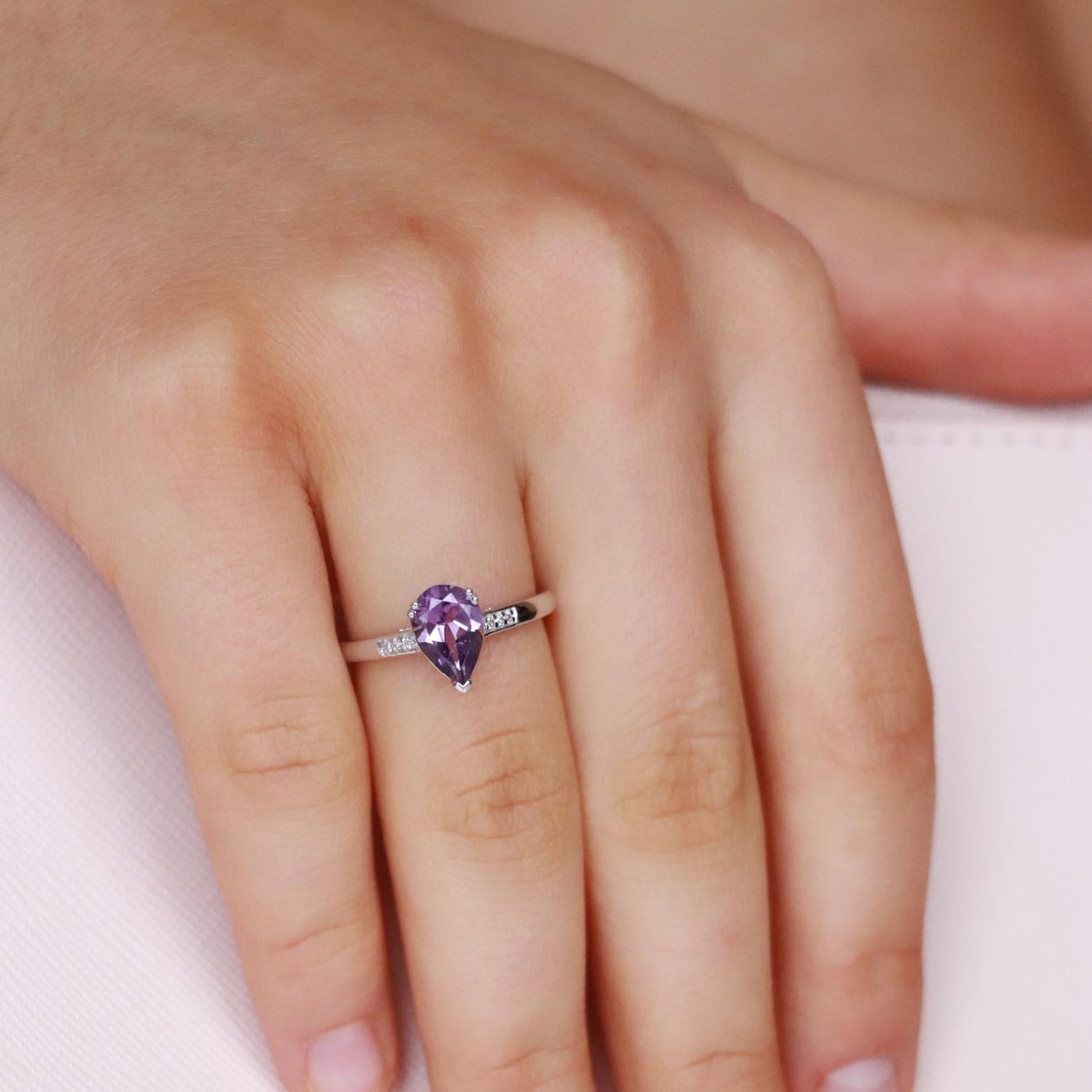 Amethyst Ring with 0.03ct Diamonds in 9K White Gold